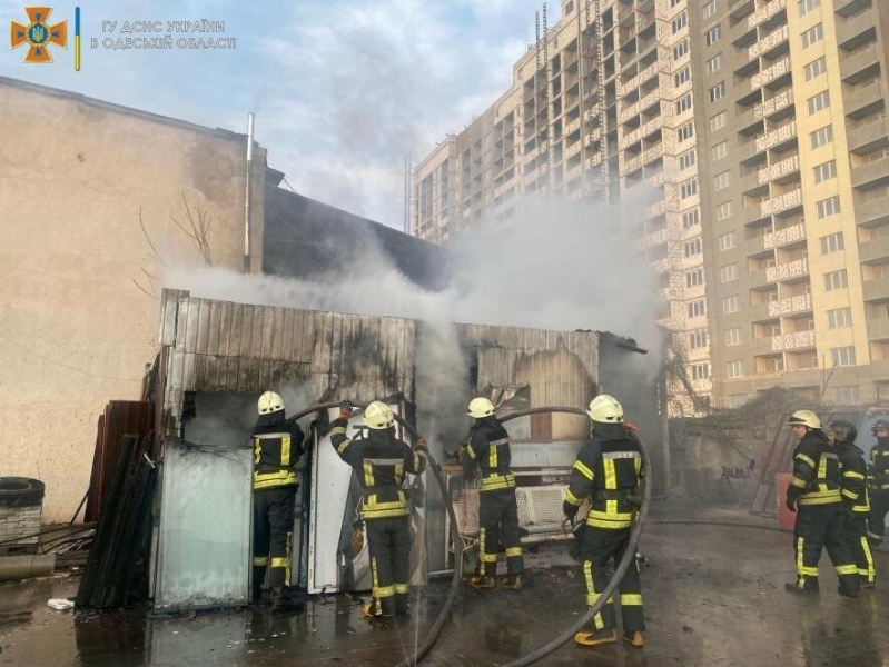 На Одесской улице тушили пожар, - ФОТО 