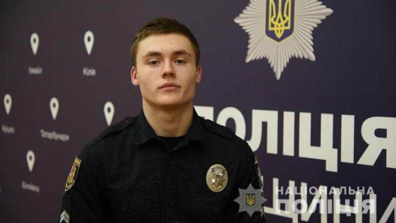 Одесский полицейский оказал первую помощь пострадавшей в ДТП женщине, - ФОТО, ВИДЕО 