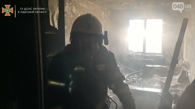 В Одессе спасатели потушили пожар и нашли тело хозяина квартиры,- ФОТО, ВИДЕО