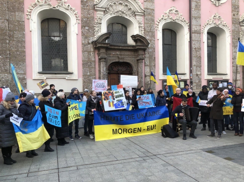 Во всем мире проходят масштабные митинги в поддержку Украины  