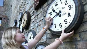 Літній час: в Україні переводять годинники