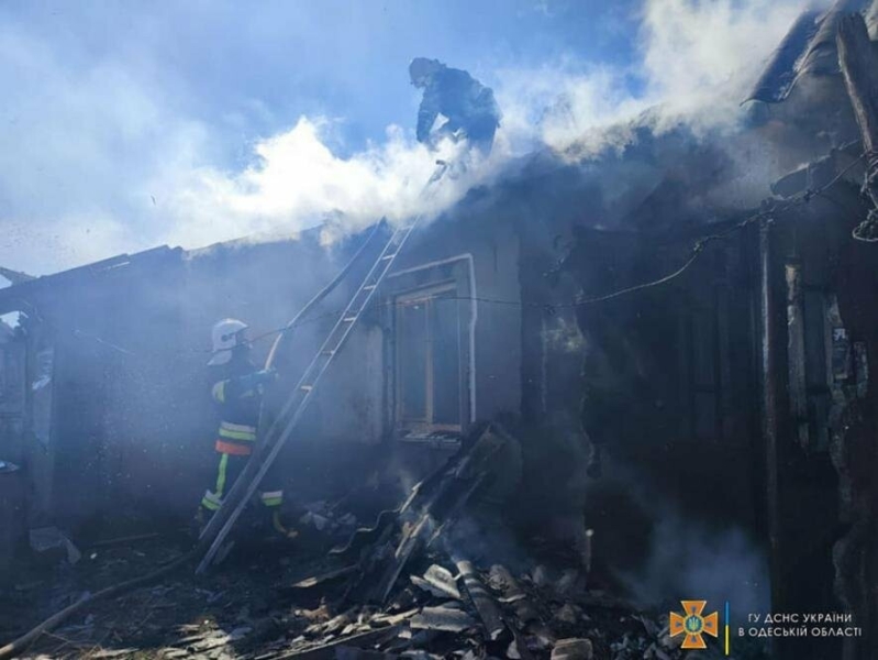 На Одещині через підпал сухої трави згорів приватний будинок, - ФОТО, ВІДЕО 