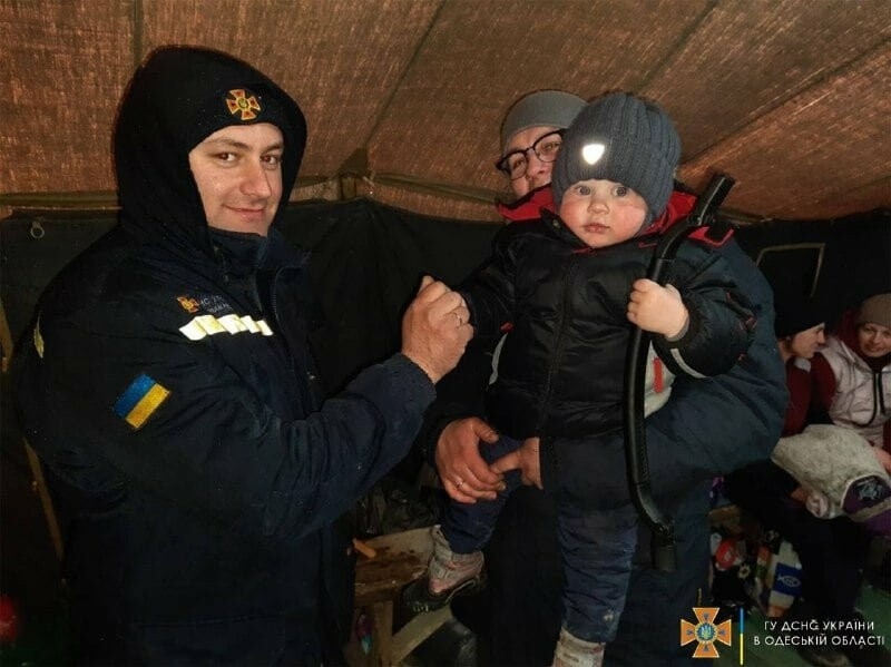 Рятувальники надають допомогу населенню на кордоні з Румунією, - ФОТО