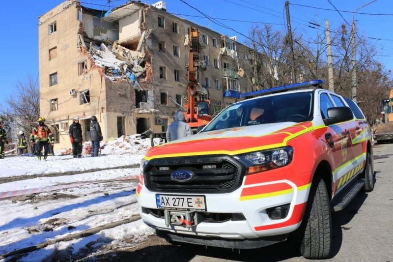 В Харькове спасатели обнаружили под завалами тело пожилой женщины