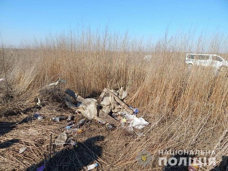 Задушив та викинув тіло на сміттєзвалище: на Одещині чоловік підозрюється у вбивстві знайомого