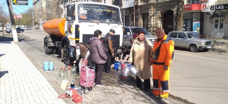 Одеські водовози вже працюють в Миколаєві, - ФОТО 