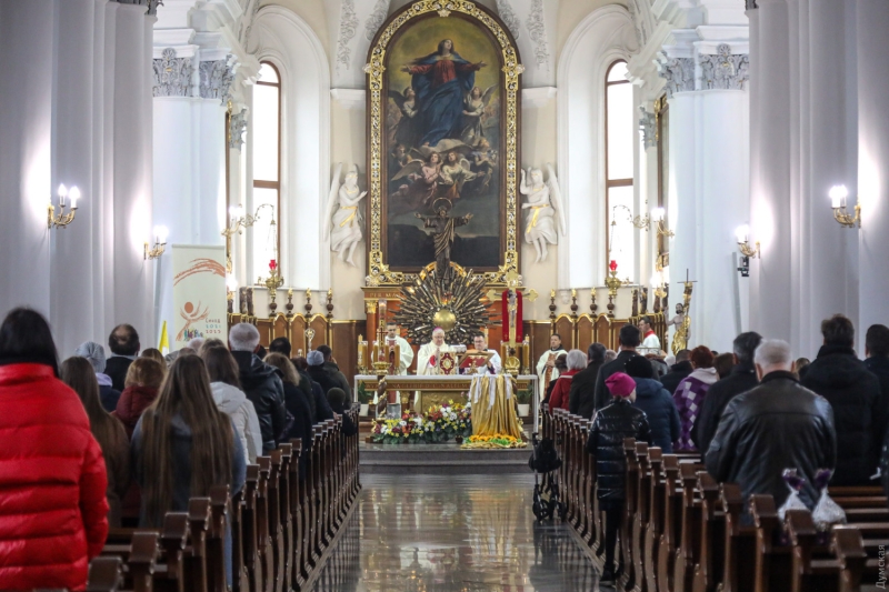 Одесские католики, армяне и часть протестантов отмечают Воскресение Христово (фоторепортаж, видео)