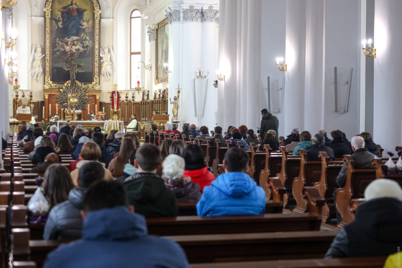 Одесские католики, армяне и часть протестантов отмечают Воскресение Христово (фоторепортаж, видео)