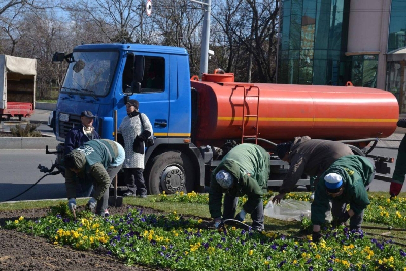 Площа, що є символом визволення Одеси від нацистів, тепер в кольорах, які дратують рашистів, - ФОТО 