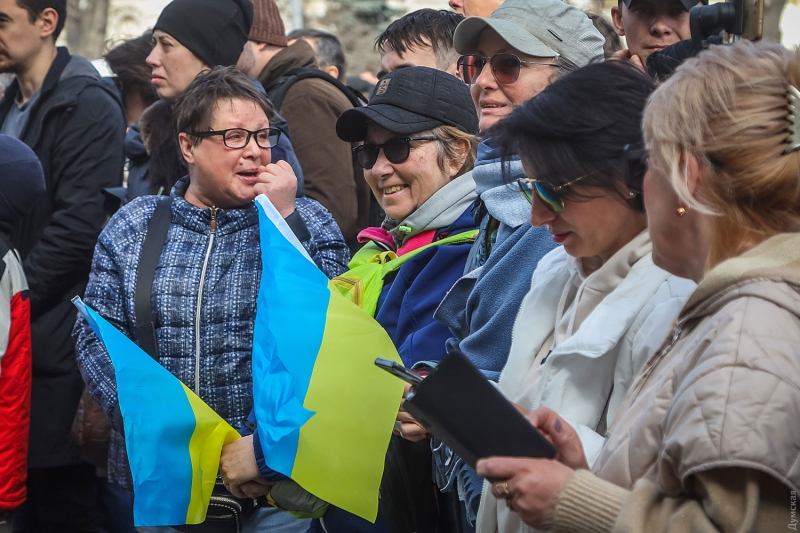 Украинские народные песни, «Семь сорок» и изгнанный зарядом соли оккупант: на одесском железнодорожном вокзале прошел непраздничный концерт  