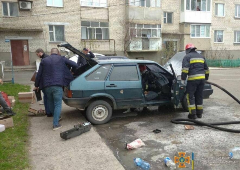 В Одеські області рятувальники ліквідували загорання автомобіля, - ФОТО 