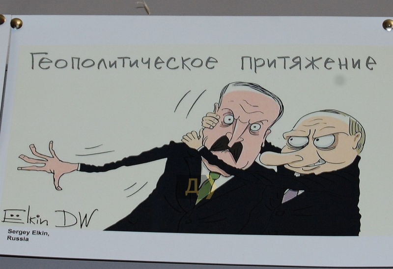 Боевая карикатура. Всемирный клуб одесситов показал острые рисунки о войне в Украине