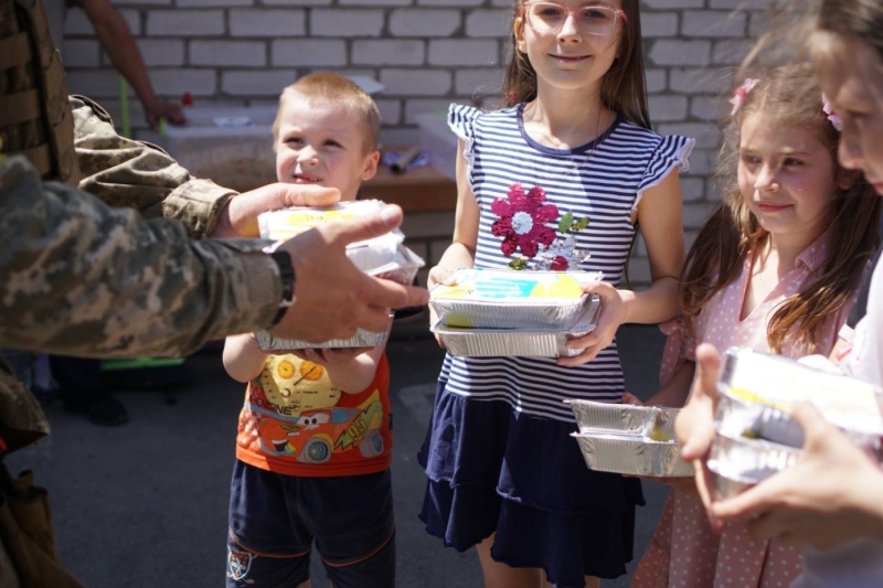 В крымскотатарском «Гончаренко-центре» в Одессе снова готовили горячие обеды для защитников Украины  