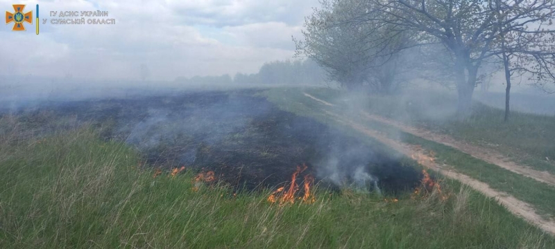 В Сумской области из-за вражеских обстрелов вспыхнули пожары
