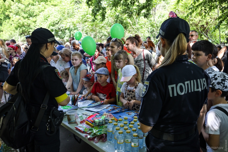 День защиты детей в одесском зоопарке: бесплатное мороженое, торт для Венди и спектакль от ТЮЗа  