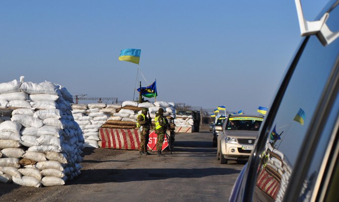 На Одещині вночі водій врізався в блокпост та загинув