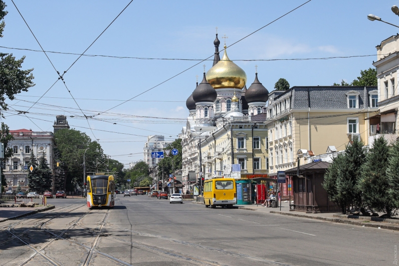 Одесские верующие отмечают День Святой Троицы