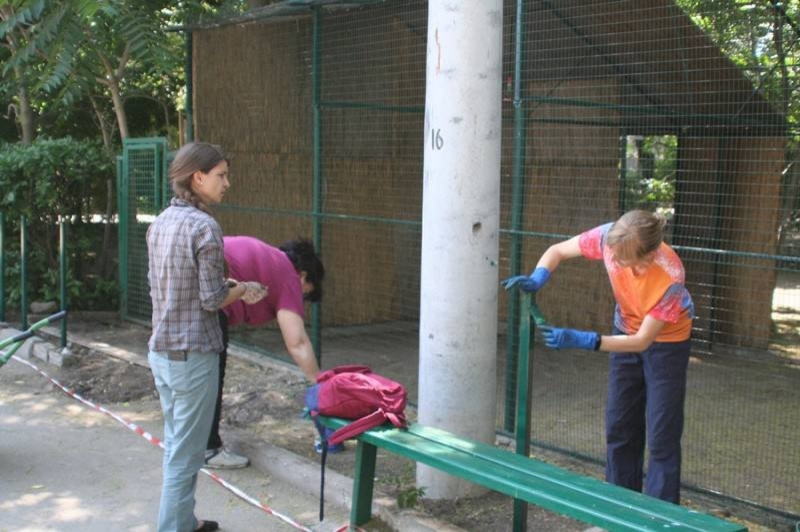 Одесский зоопарк готовится отметить 100-летие: волонтеры помогают благоустраивать зверинец