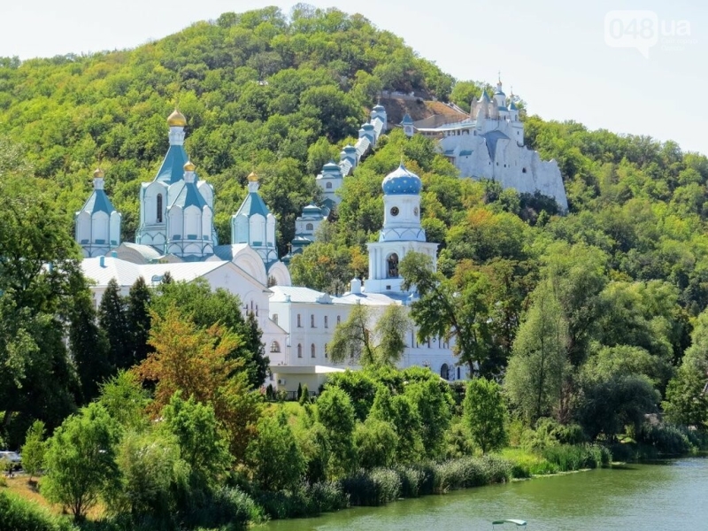 Росіяни вбивають священиків московського патрірхату: під час обстрілу загинув архімандрит та три монахи у Святогірський лаврі, - ФОТО, ВІДЕО