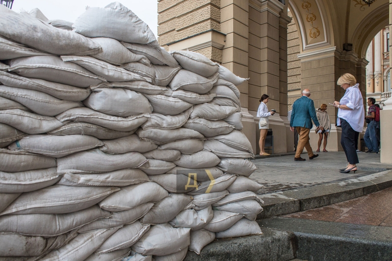 Украинские композиторы и билеты по числу мест в бомбоубежище: в Одесской опере прошел первый концерт с дня полномасштабной войны  