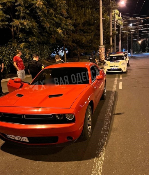 В Одесі нетверезий колишній правоохоронець з другом влаштували гонки та стрілянину під час комендантської години, - ФОТО, ВІДЕО