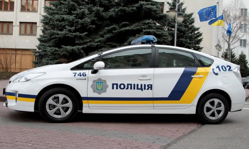 В Одесі підліток та 26-річний чоловік пограбували двох перехожих під час комендантської години 
