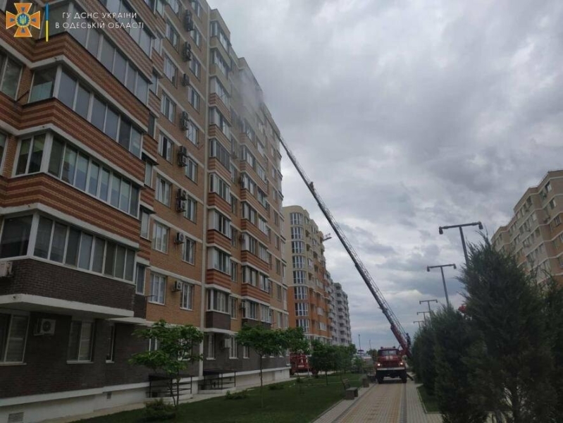 В Одеському районі горіла квартира в 10-ти поверховому будинку, - ВІДЕО 