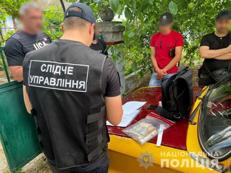 В Одесской области задержали самогонщика, который продавал паленый алкоголь, выдавая его за известные бренды   
