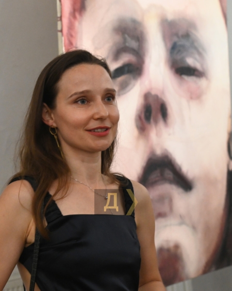 Сожмем чувства в кулак: одесская художница нашла способ пережить  душевную травму