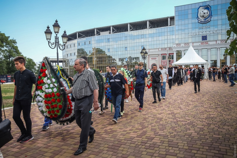 В Одессе простились с тренером футбольного клуба, который погиб в результате российского ракетного удара по Сергеевке  