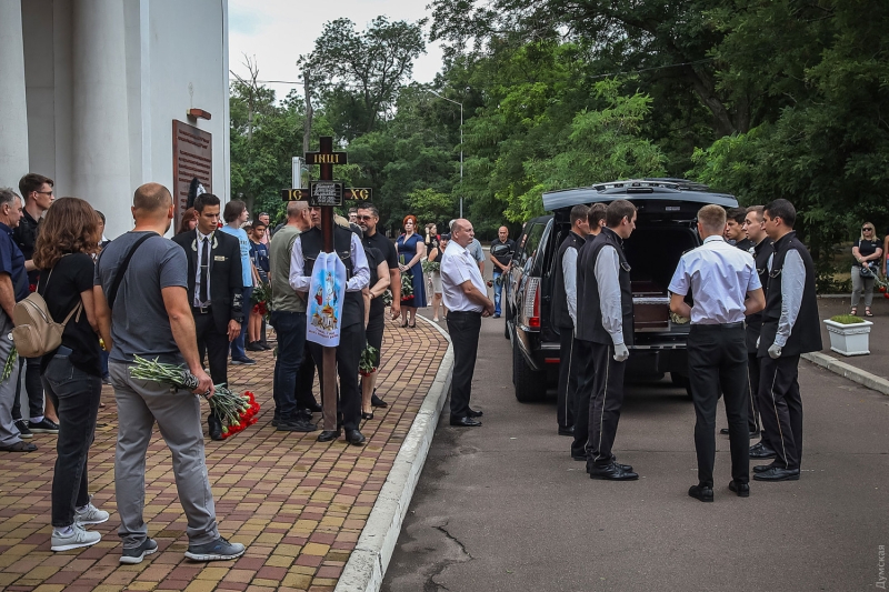 В Одессе простились с тренером футбольного клуба, который погиб в результате российского ракетного удара по Сергеевке  