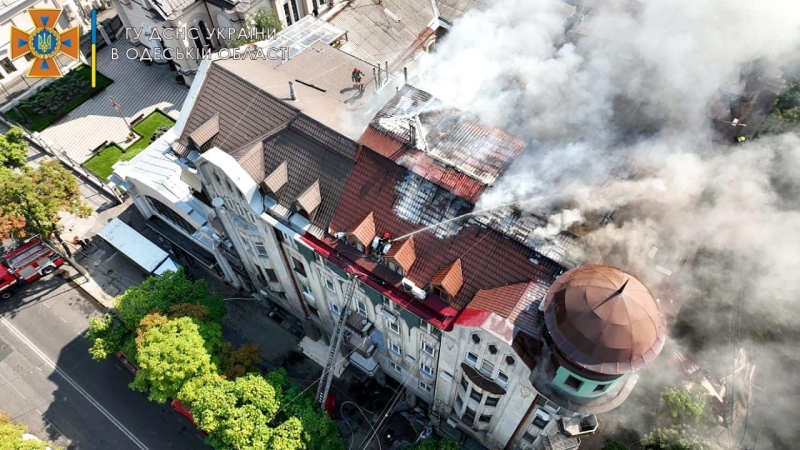 Боролись з вогнем близько 5 годи: в центрі Одеси вдалось ліквідувати серйозну пожежу, - ФОТО, ВІДЕО 