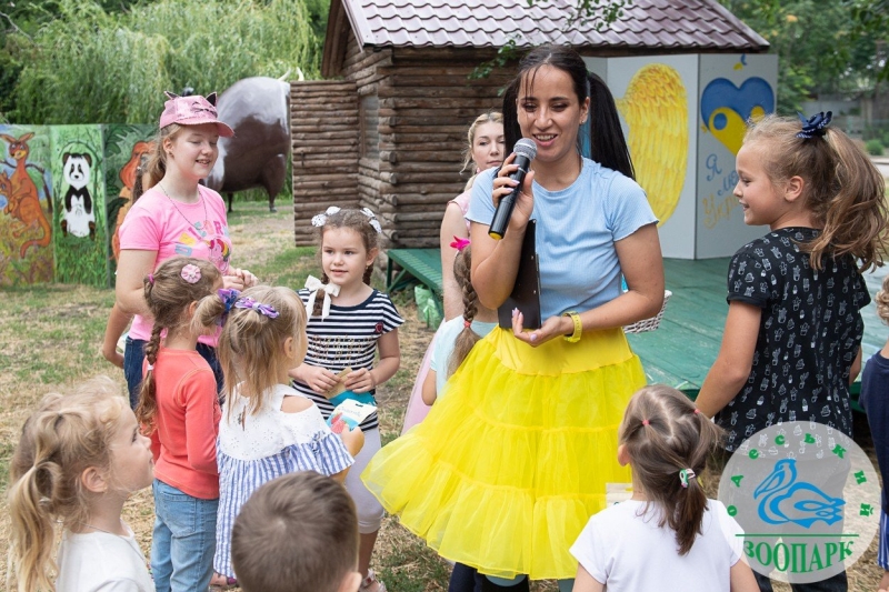 Бульбашкове шоу і танці: в Одеському зоопарку відсвяткували День молоді, - ФОТО