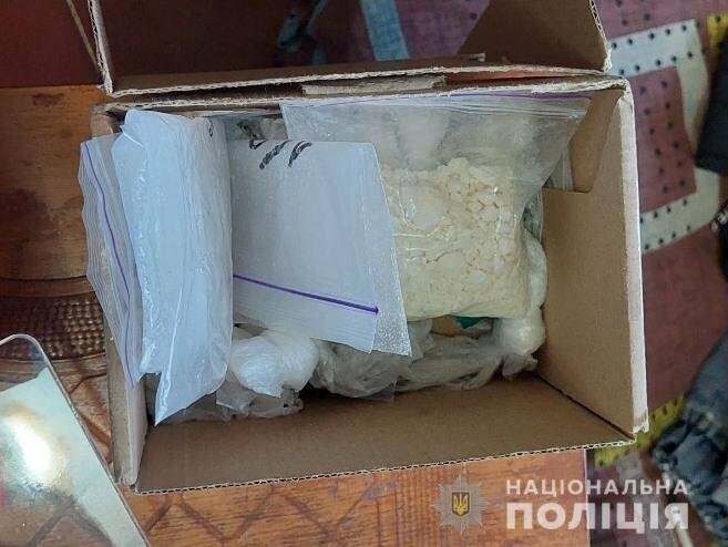 Йшов додому з пакунком грибів: на Одещині затримали молодика, який розповсюджував наркотики, - ФОТО