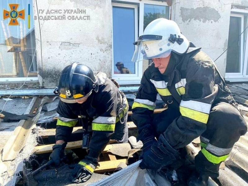 Під Одесою через зарядний пристрій ледь вщент не згорів будинок, - ФОТО