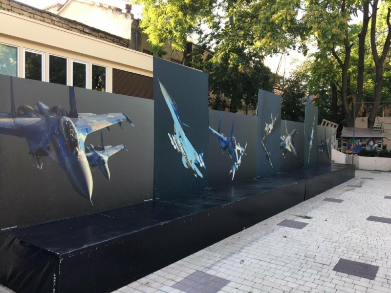 В Одесі відкрилася фотовиставка "Янголи Чорного моря" з унікальними кадрами роботи військових літаків, - ФОТО 