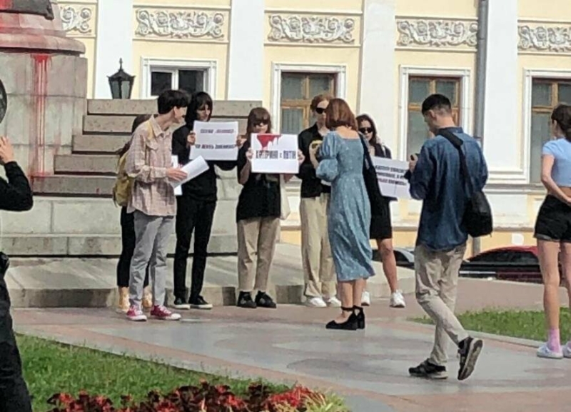 "Катерина = путін": в Одесі біля пам'ятника Катерині II пройшла акція протесту, - ФОТО, ВІДЕО 