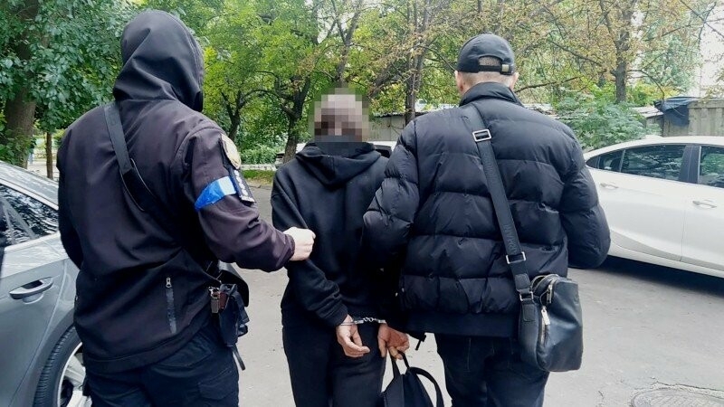 Померла в ліфті: в Одесі чоловік нещадно побив та виставив за двері співмешканку, - ФОТО, ВІДЕО 