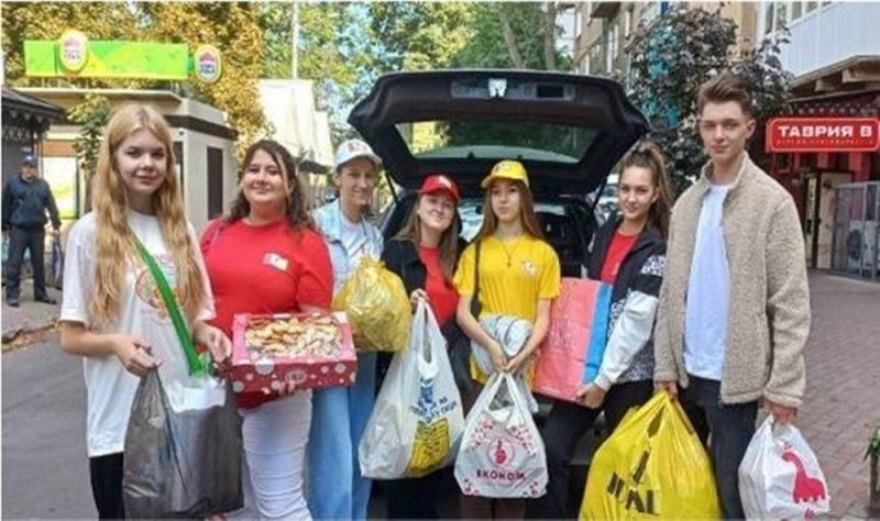 В Одесі школярі та їх батьки зібрали гуманітарну допомогу для військових, - ФОТО 