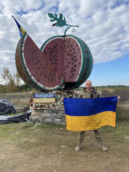 Чем перебить запах мертвого оккупанта и кто похоронил консьержа: как на фронте ищут тела погибших  