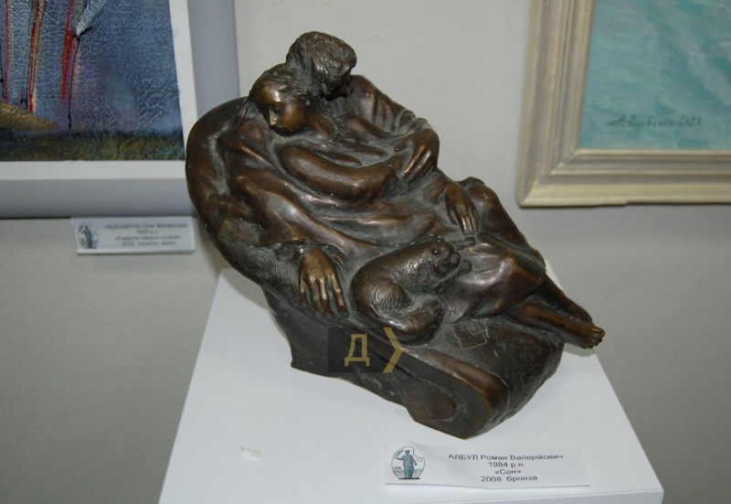 Ню и чайки. Одесситы отмечают День художника