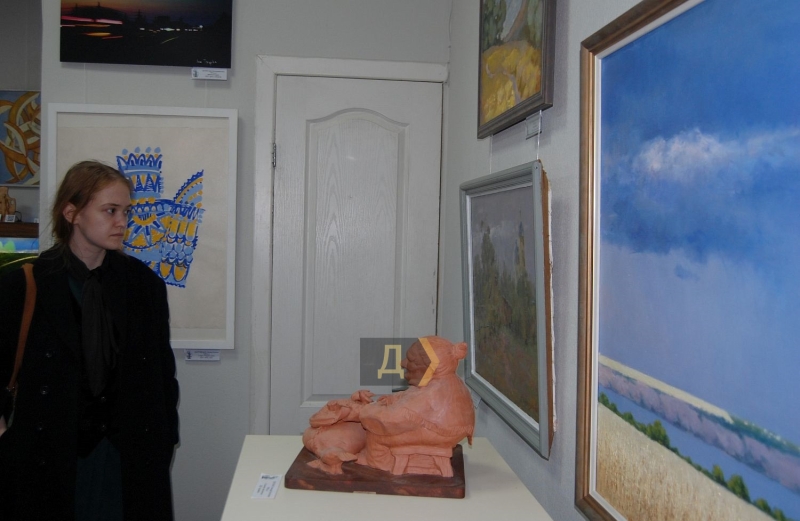 Ню и чайки. Одесситы отмечают День художника