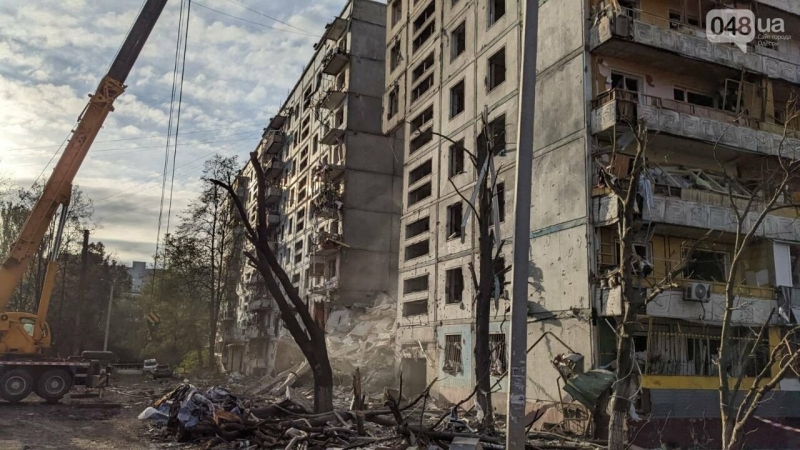 Вночі ворог обстріляв ракетами Запоріжжя, знайшли 12 загиблих,- ФОТО