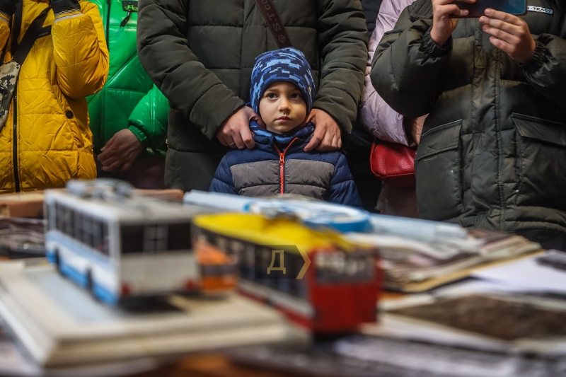 Экскурсия в музее и проезд по первому маршруту на электробусе: в Одессе отпраздновали 77-летие троллейбусного движения  