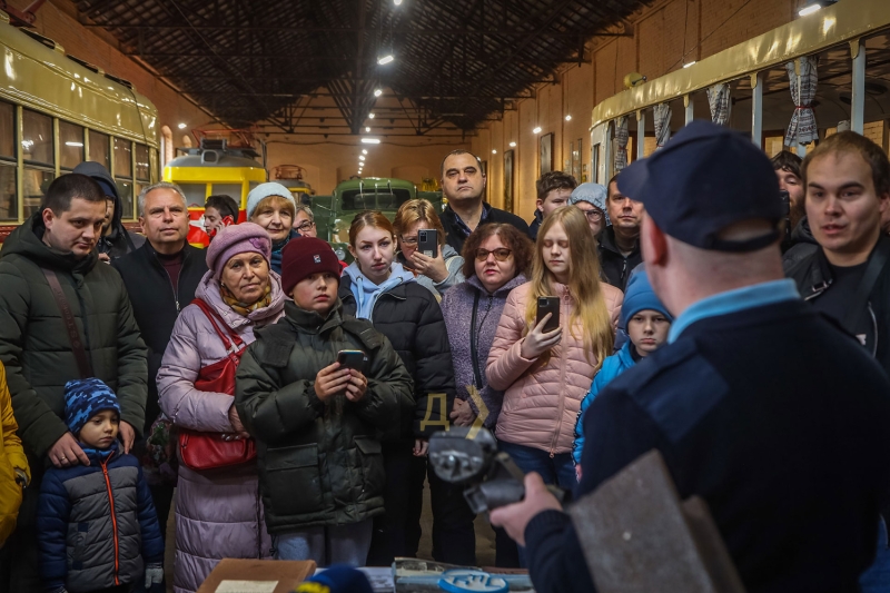 Экскурсия в музее и проезд по первому маршруту на электробусе: в Одессе отпраздновали 77-летие троллейбусного движения  