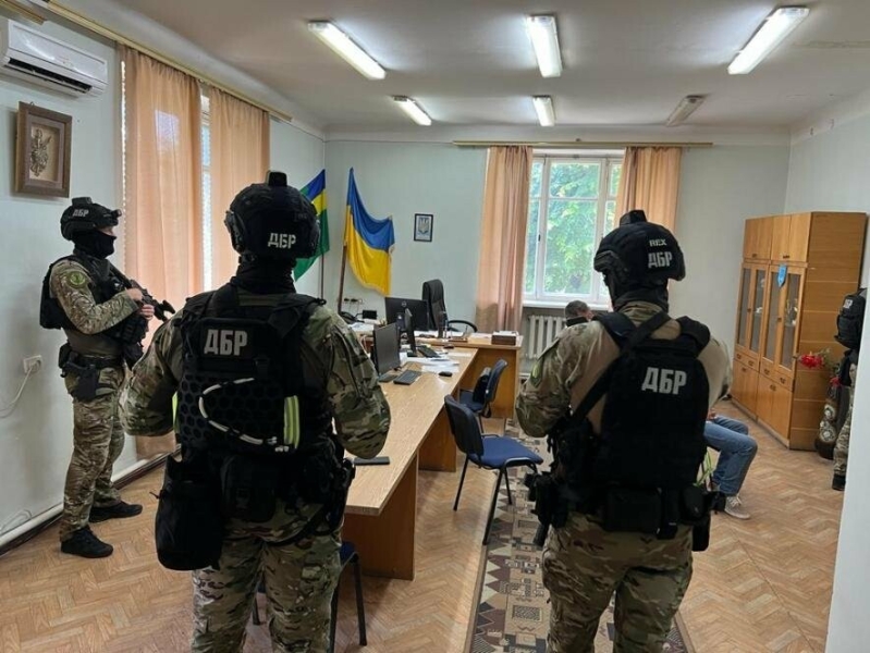 Керівника митного посту на Одещині судитимуть через хабарі за митне оформлення зерна, - ФОТО