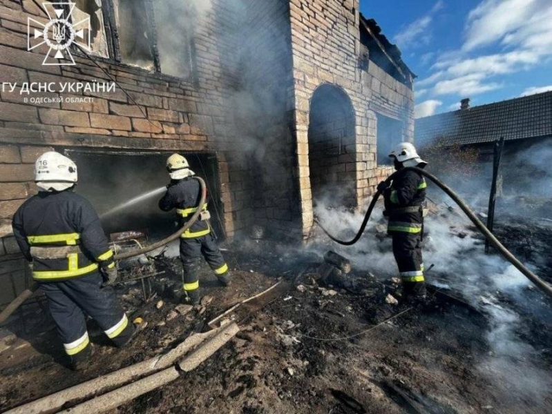 На Одещині згорів двоповерховий житловий будинок, - ФОТО, ВІДЕО 