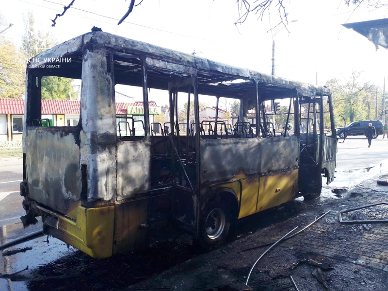 На одесской Слободке загорелась маршрутка