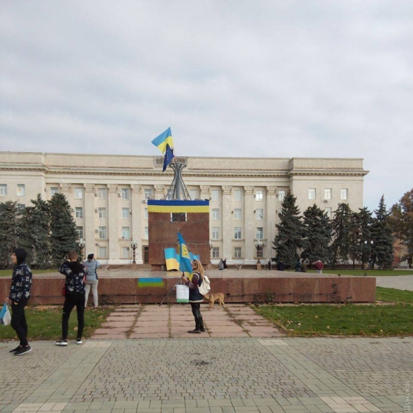 Украинские освободители вошли в Херсон (обновляется, фото)