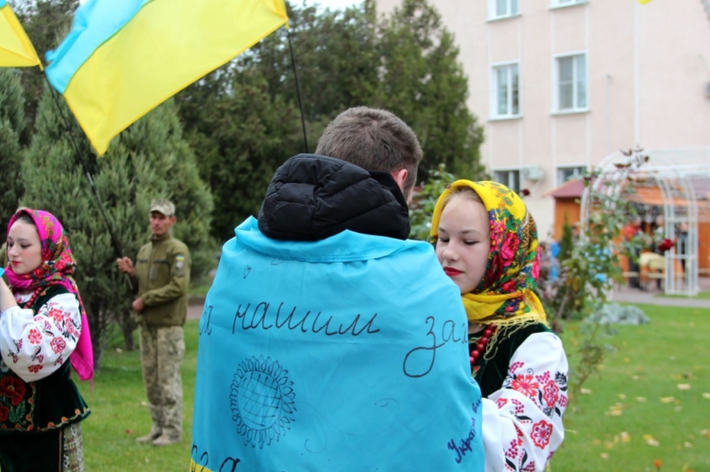 В Аккермане встречали защитников, вернувшихся из вражеского плена  